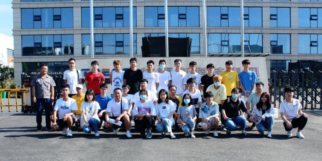 特雷斯科技集团接待湖北理工学院师生来访旅行