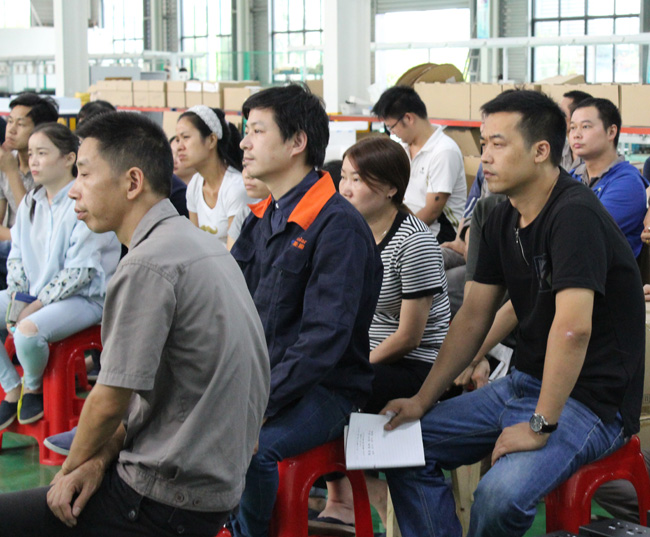 公司召开“8S”治理培训会