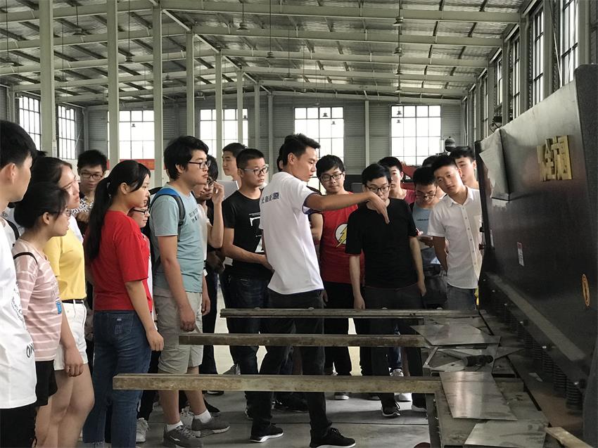 湖北理工学院学生再次来我司开展实习实训运动
