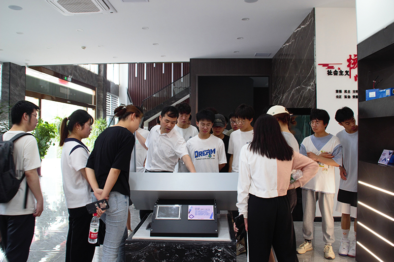 企校联合┃热烈接待湖北理工学院师生来访旅行-乐盈welcome